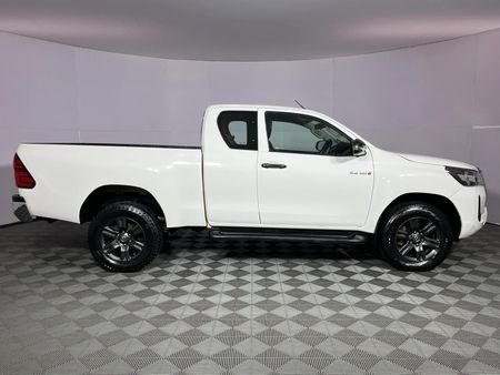 2023-Toyota-Hilux-24-GD-6-Raised-Body-Raider-Extended-Cab_12