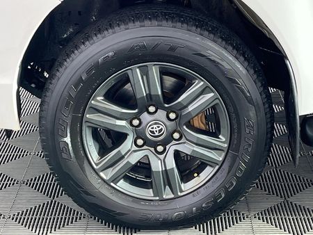2023-Toyota-Hilux-24-GD-6-Raised-Body-Raider-Extended-Cab_2