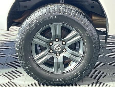 2023-Toyota-Hilux-24-GD-6-Raised-Body-Raider-Extended-Cab_5