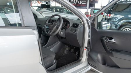 2023-Volkswagen-Polo-Vivo-14-Trendline-5-dr_9
