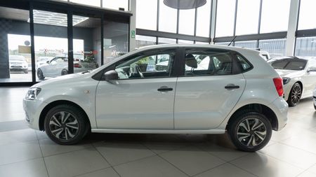 2023-Volkswagen-Polo-Vivo-14-Trendline-5-dr_3