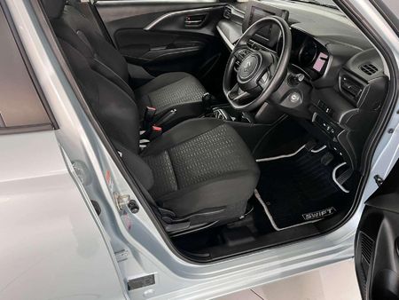 2025-Suzuki-Swift-12-GL_6
