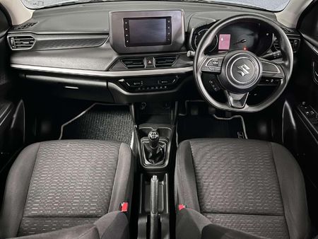 2025-Suzuki-Swift-12-GL_7