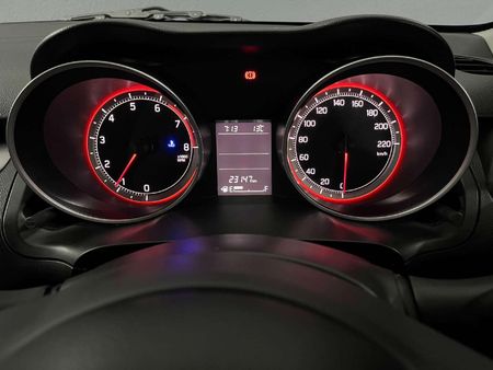 2023-Suzuki-Swift-12-GLX_5