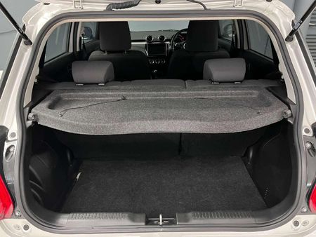 2023-Suzuki-Swift-12-GLX_8