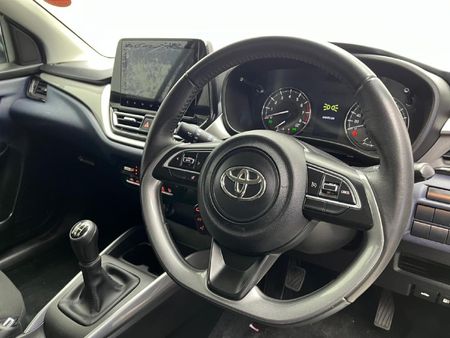 2024-Toyota-Starlet-15-XR_11