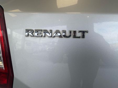 2016-Renault-Sandero-900T-Stepway_23