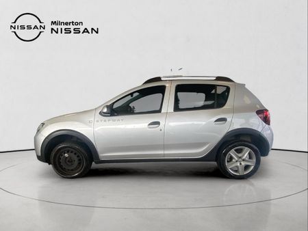 2016-Renault-Sandero-900T-Stepway_5