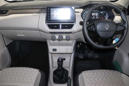 2026-Renault-Triber-10-Techno_10