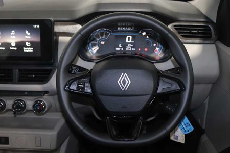 2026-Renault-Triber-10-Techno_11