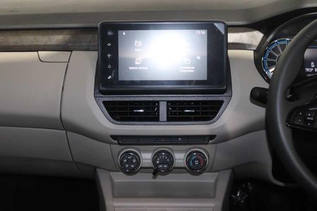 2026-Renault-Triber-10-Techno_14