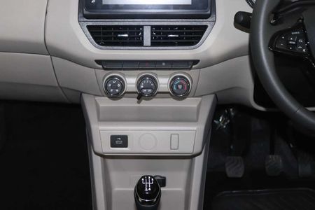 2026-Renault-Triber-10-Techno_8