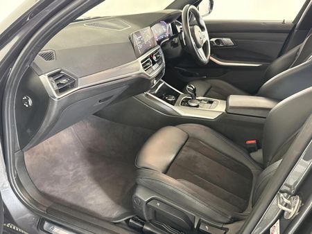 2021-BMW-3-Series-320i-M-Mzansi-Edition-Auto-g20_7