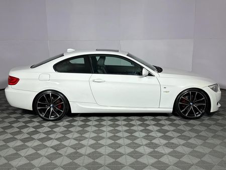 2013-BMW-3-Series-320i-Coupe-Auto_15