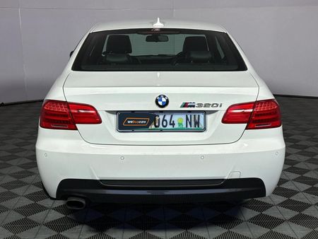 2013-BMW-3-Series-320i-Coupe-Auto_16