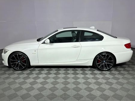 2013-BMW-3-Series-320i-Coupe-Auto_17