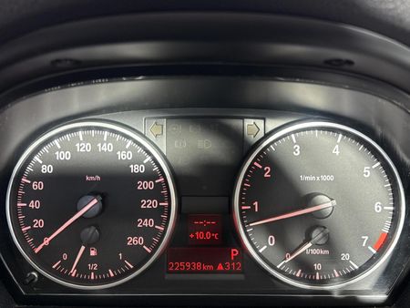 2013-BMW-3-Series-320i-Coupe-Auto_2
