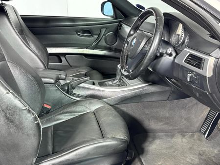 2013-BMW-3-Series-320i-Coupe-Auto_8
