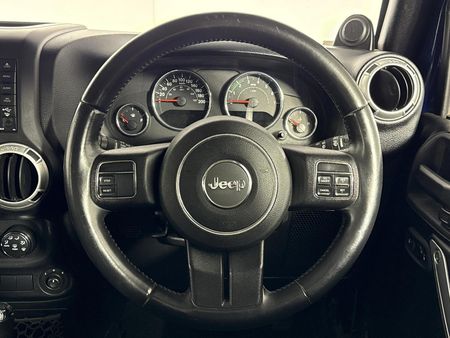 2014-Jeep-Wrangler-36-V6-Sahara-2-dr-Auto_10