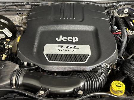 2014-Jeep-Wrangler-36-V6-Sahara-2-dr-Auto_11