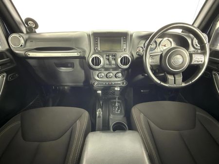 2014-Jeep-Wrangler-36-V6-Sahara-2-dr-Auto_1
