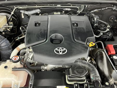 2023-Toyota-Fortuner-28-GD-6-4x4-Auto_12