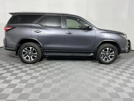 2023-Toyota-Fortuner-28-GD-6-4x4-Auto_16
