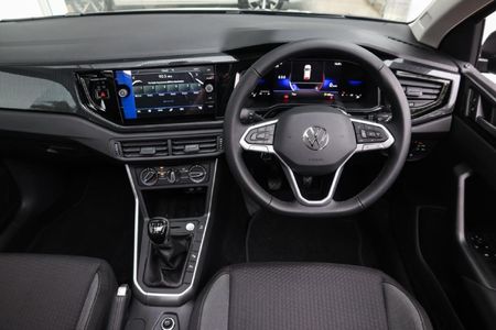 2026-Volkswagen-Polo-10-TSI-Life_14