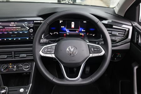 2026-Volkswagen-Polo-10-TSI-Life_16