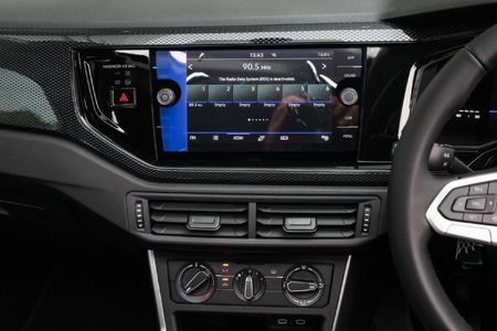 2026-Volkswagen-Polo-10-TSI-Life_17