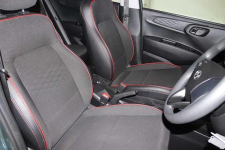 2025-Hyundai-Grand-i10-10-Motion_10