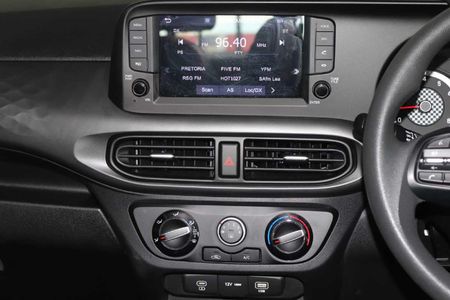 2025-Hyundai-Grand-i10-10-Motion_13