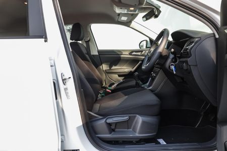 2026-Volkswagen-T-Cross-10-TSI_11