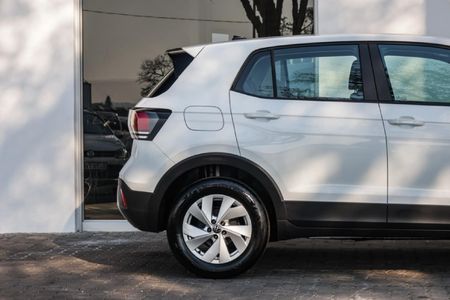 2026-Volkswagen-T-Cross-10-TSI_12