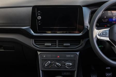 2026-Volkswagen-T-Cross-10-TSI_15