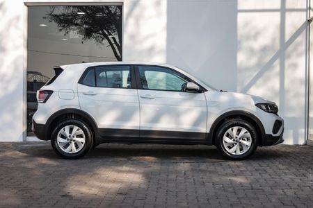 2026-Volkswagen-T-Cross-10-TSI_17