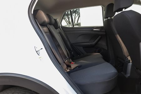 2026-Volkswagen-T-Cross-10-TSI_21
