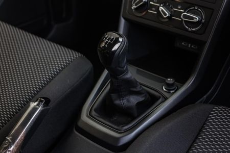 2026-Volkswagen-T-Cross-10-TSI_24
