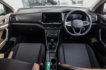 2026-Volkswagen-T-Cross-10-TSI_27