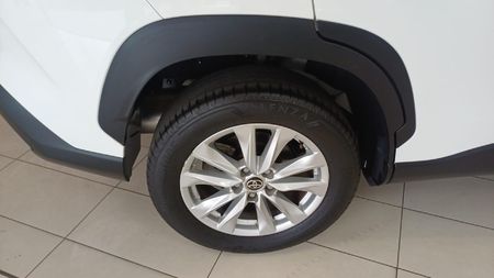 2024-Toyota-Corolla-Cross-18-XS_10