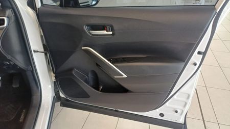 2024-Toyota-Corolla-Cross-18-XS_8