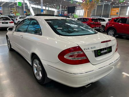2003-Mercedes-Benz-CLK-320-Coupe-Auto_4