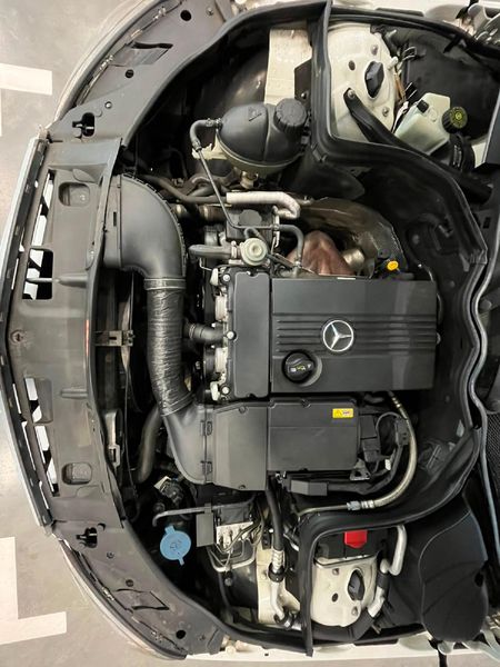 2009-Mercedes-Benz-C-Class-C-200K-Avantgarde-Auto_12