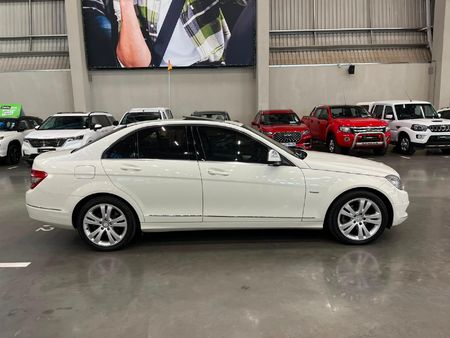 2009-Mercedes-Benz-C-Class-C-200K-Avantgarde-Auto_1