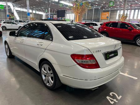 2009-Mercedes-Benz-C-Class-C-200K-Avantgarde-Auto_4