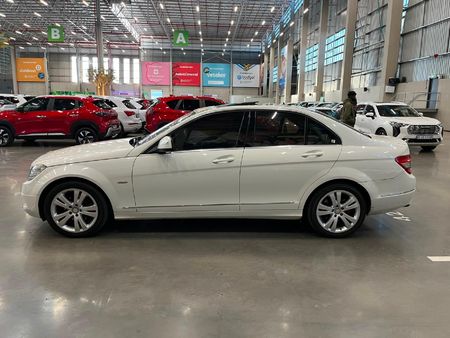 2009-Mercedes-Benz-C-Class-C-200K-Avantgarde-Auto_5