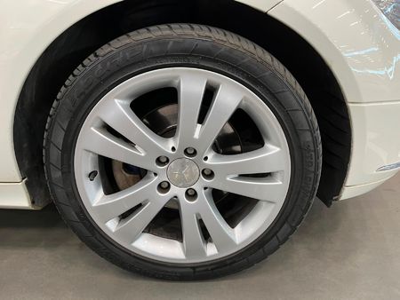 2009-Mercedes-Benz-C-Class-C-200K-Avantgarde-Auto_8