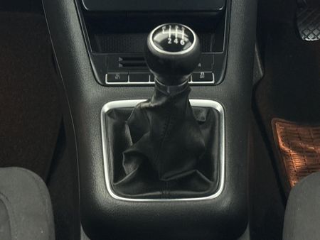 2010-Volkswagen-Tiguan-14-TSI-Track-Field-4Motion_10
