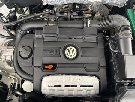 2010-Volkswagen-Tiguan-14-TSI-Track-Field-4Motion_13