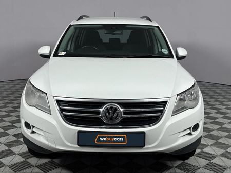 2010-Volkswagen-Tiguan-14-TSI-Track-Field-4Motion_15